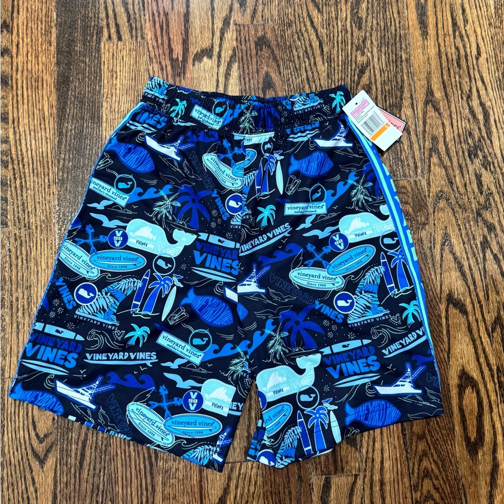 BRAND NEW Vineyard Vines Boys Lacrosse Shorts (Size S)